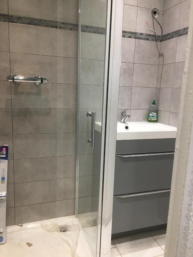 Appartements Acces Prive Plage De La Bergerie Hyères Exteriör bild