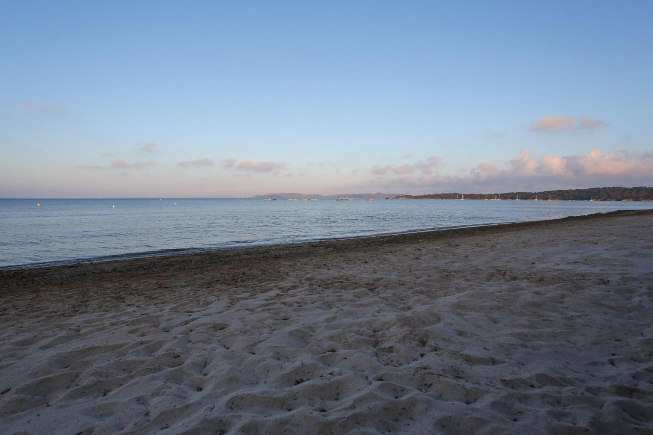 Appartements Acces Prive Plage De La Bergerie Hyères Exteriör bild